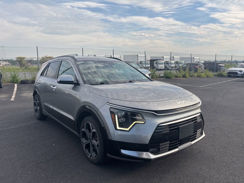 Certified 2023 Kia Niro SX Touring FWD image 1