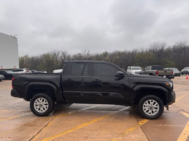 Used 2025 Toyota Tacoma SR image 3