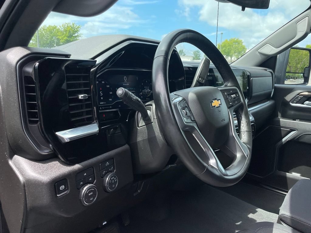 Used 2025 Chevrolet Silverado 2500 LT w/ Convenience Package AWD/4WD image 27