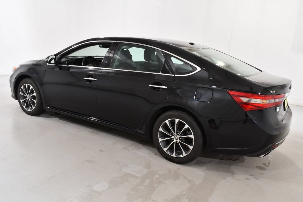 Used 2016 Toyota Avalon XLE FWD image 15