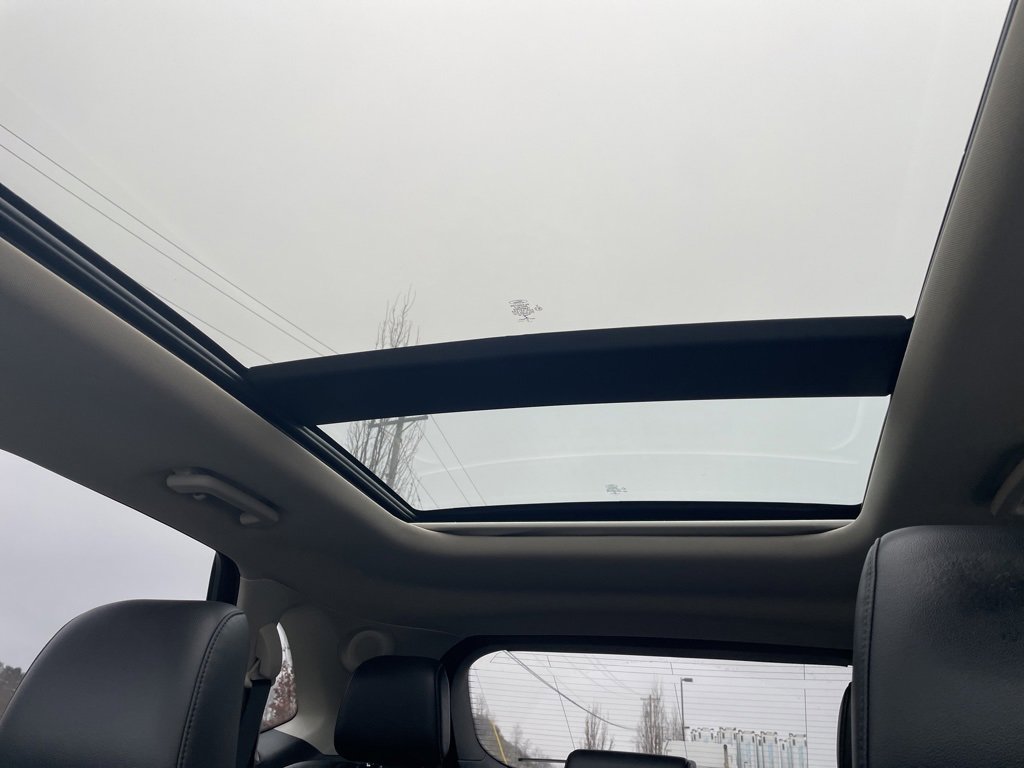 Certified 2021 Ford Edge Titanium w/ Equipment Group 301A image 19