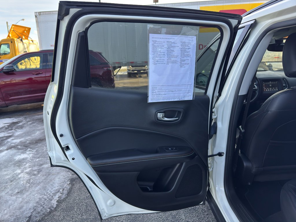 Used 2019 Jeep Compass Latitude image 12