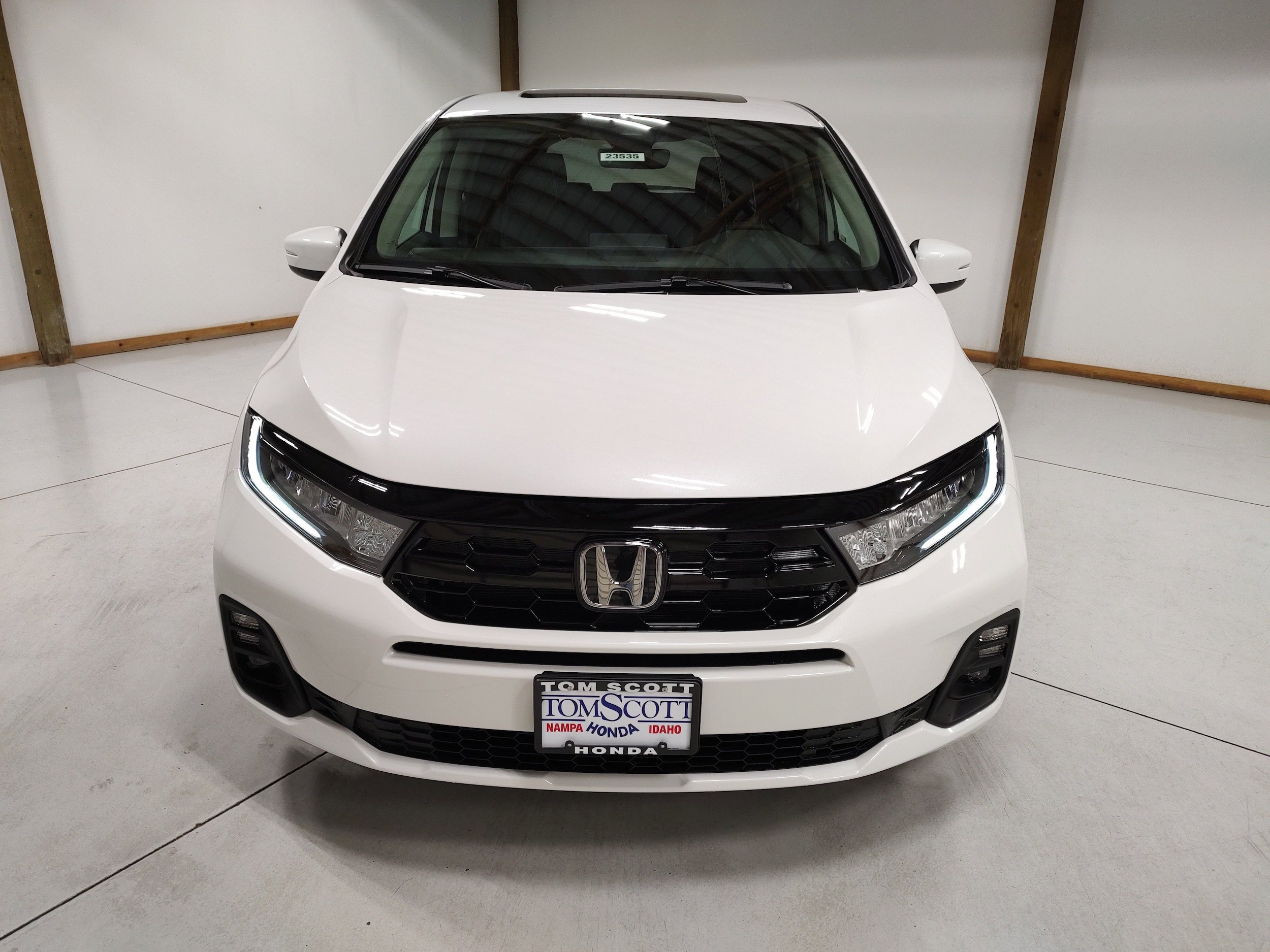 New 2026 Honda Odyssey Touring image 3
