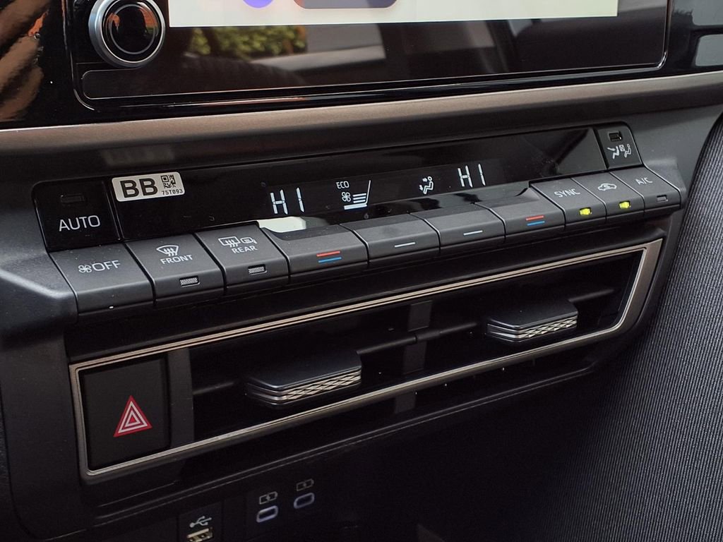 Certified 2025 Toyota Camry LE w/ Convenience Package image 10