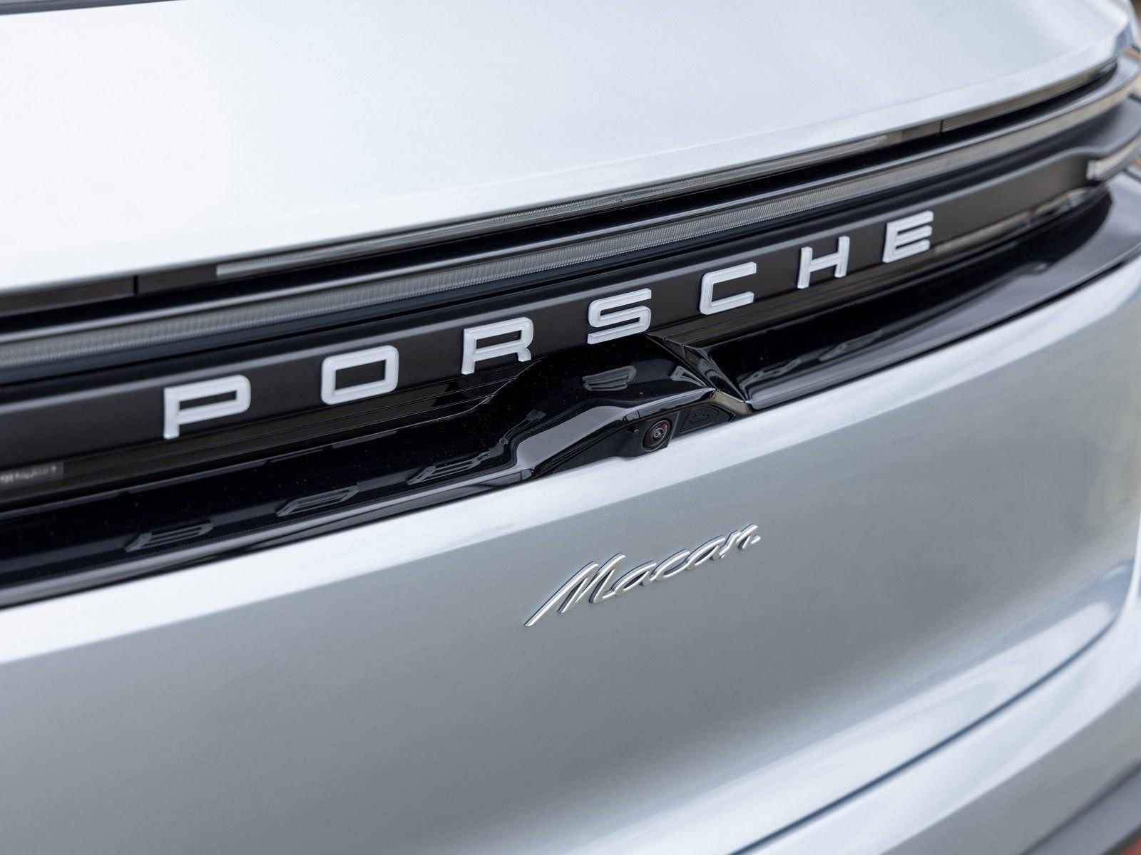 New 2025 Porsche Macan Electric image 22
