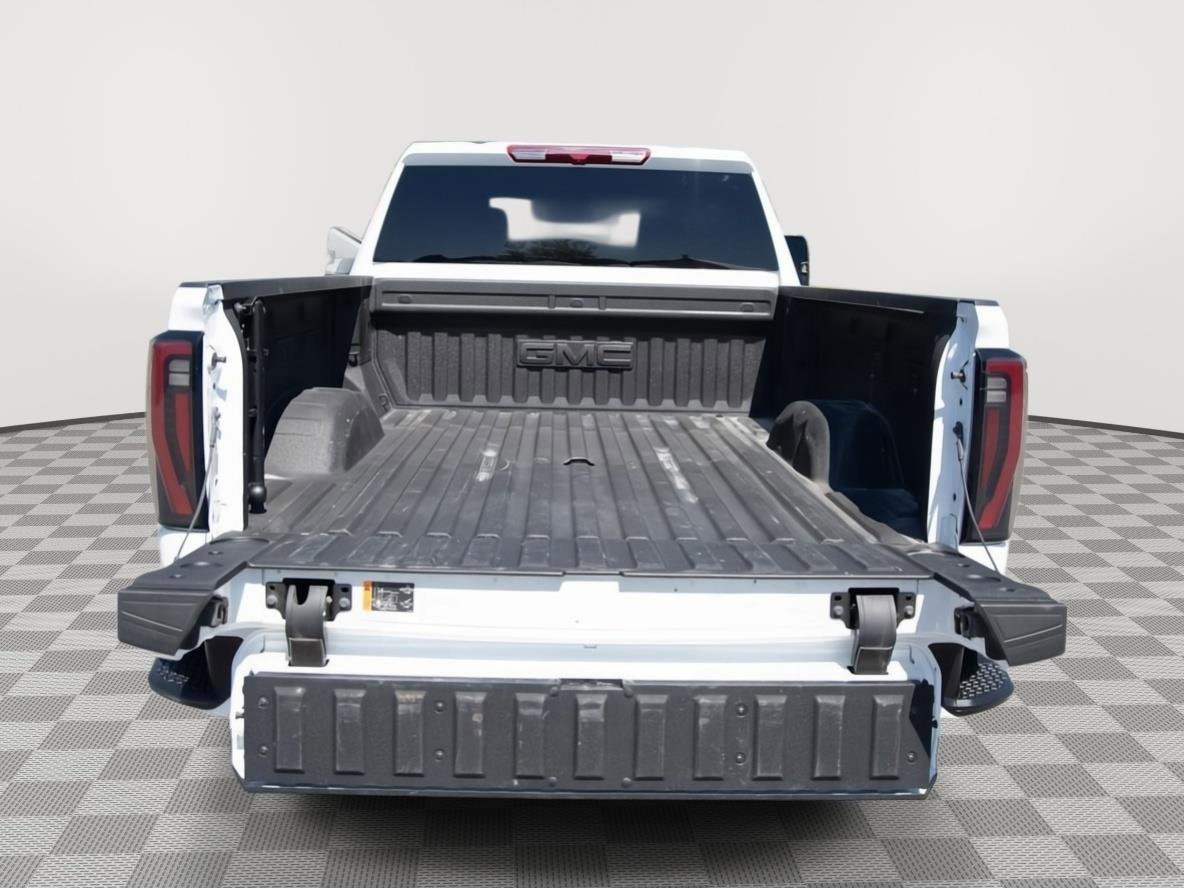 Used 2025 GMC Sierra 2500 AT4 AWD/4WD image 7