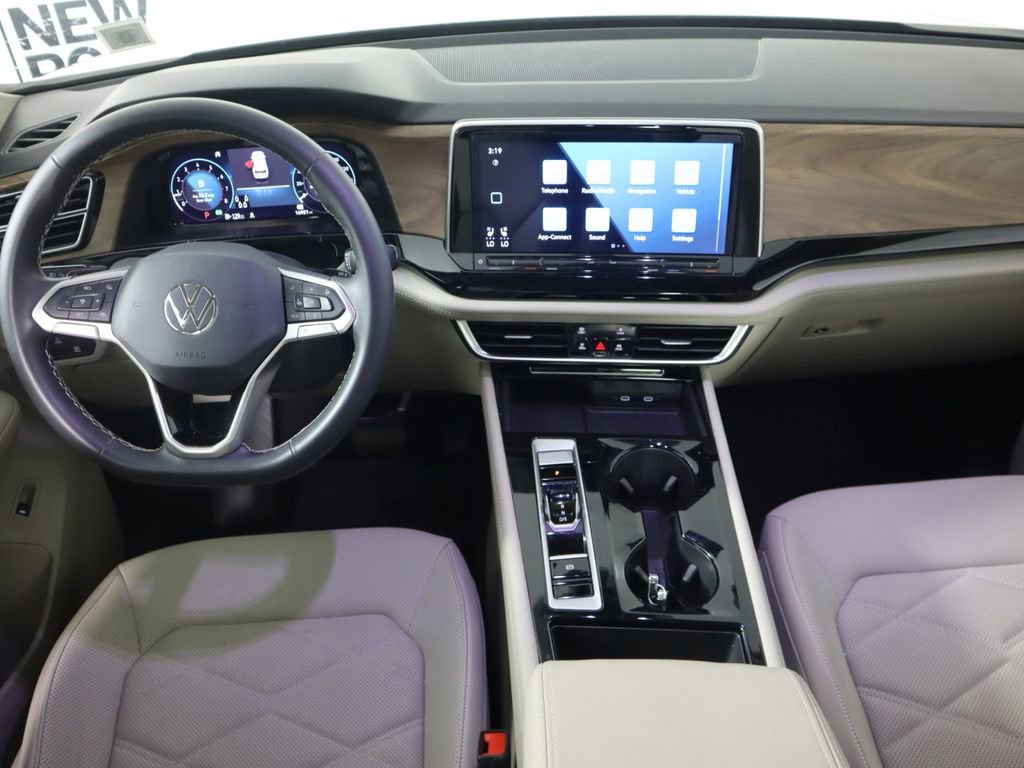 Used 2024 Volkswagen Atlas SE image 24