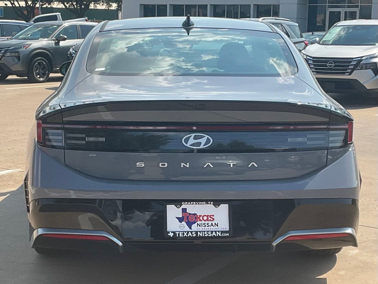 Used 2025 Hyundai Sonata SEL FWD image 4