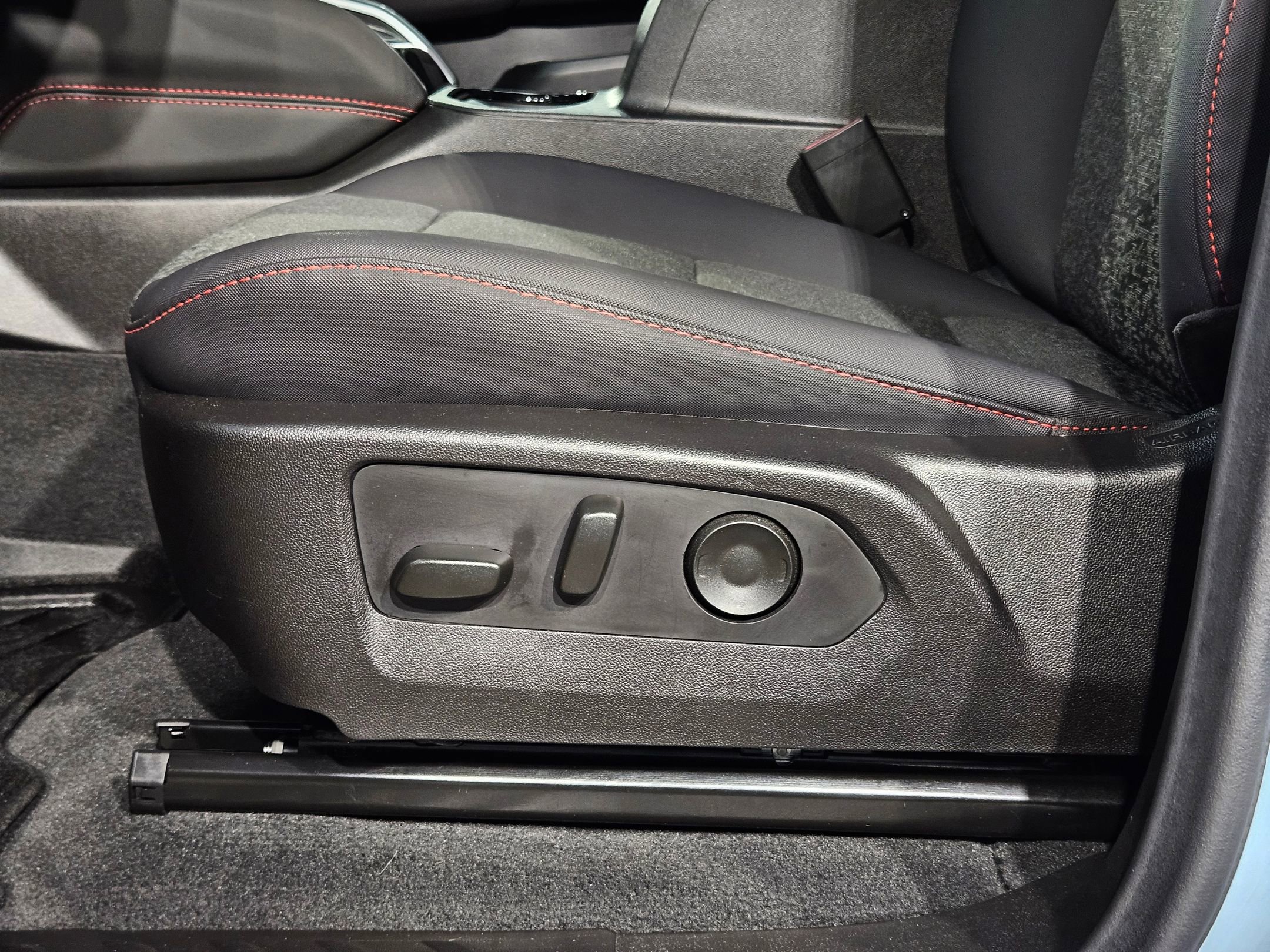 Used 2025 Chevrolet Colorado Z71 image 23