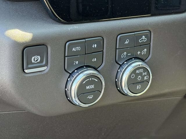 New 2026 GMC Sierra 2500 SLT w/ SLT Premium Package AWD/4WD image 18