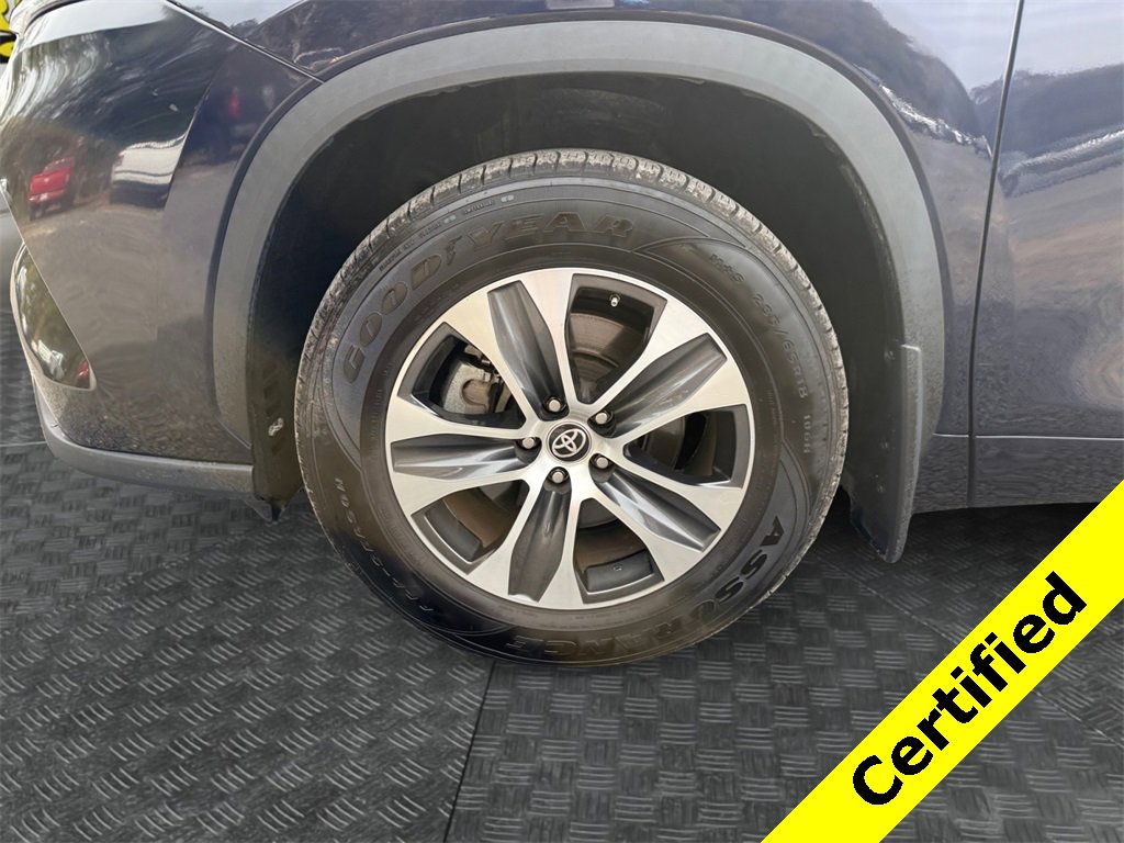 Used 2024 Toyota Highlander XLE image 14