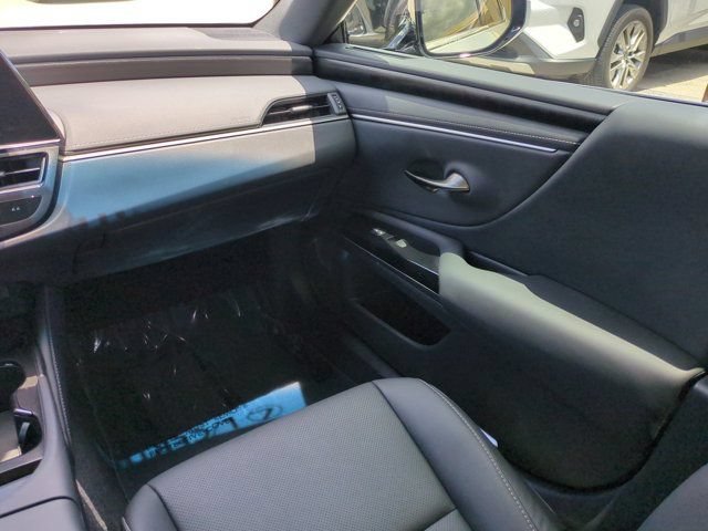 Used 2025 Lexus ES 350 w/ Premium Package FWD image 15