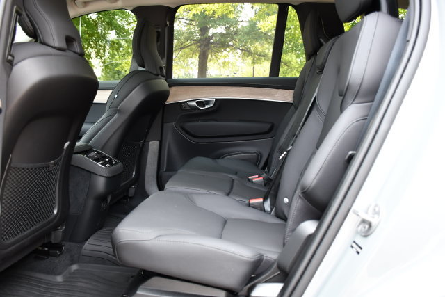 New 2026 Volvo XC90 B6 Plus w/ Protection Package Premier AWD/4WD image 17