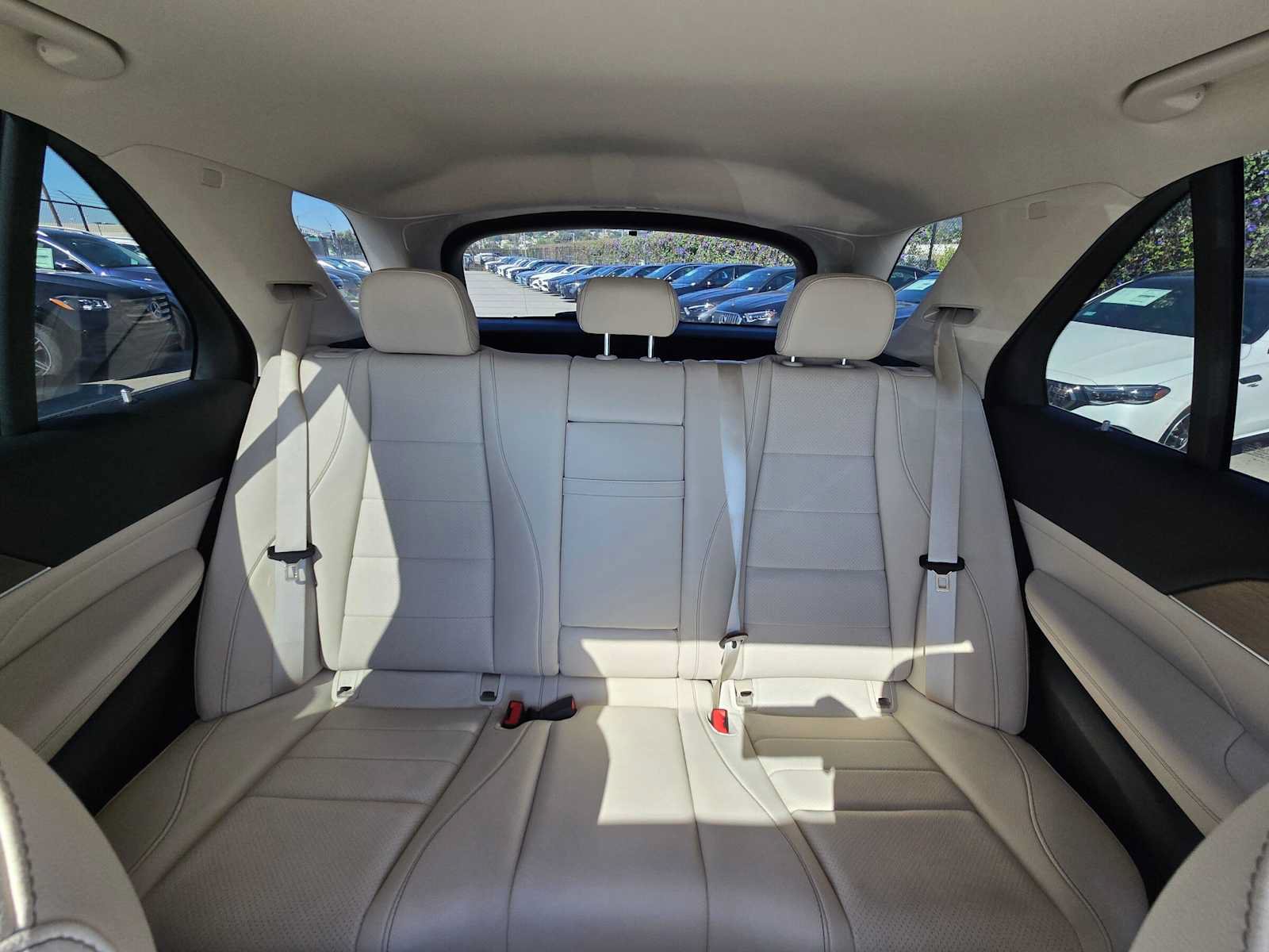 Used 2022 Mercedes-Benz GLE 350 4MATIC w/ AMG Line Exterior image 17