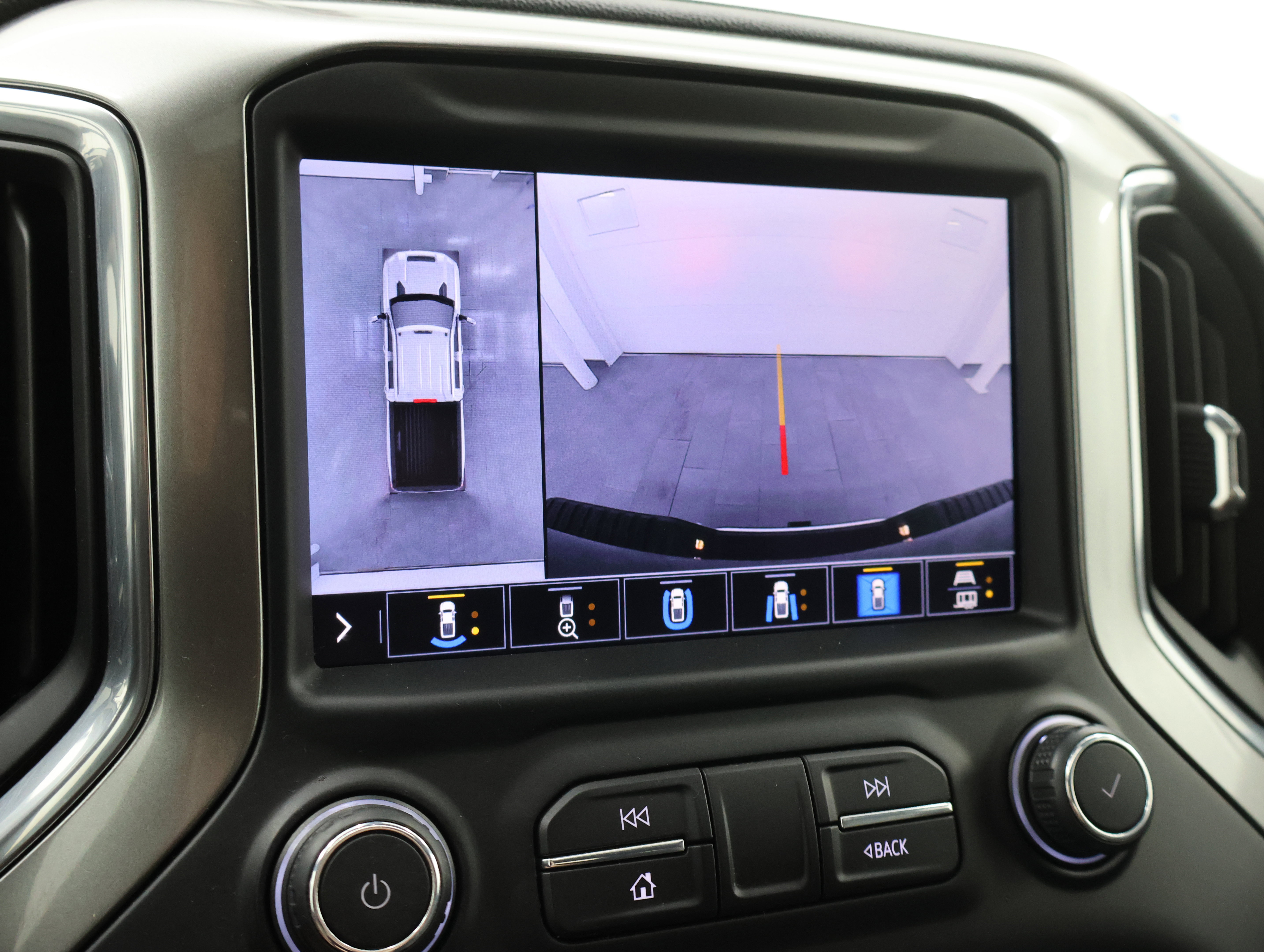 Used 2020 Chevrolet Silverado 2500 LTZ w/ LTZ Premium Package AWD/4WD image 17