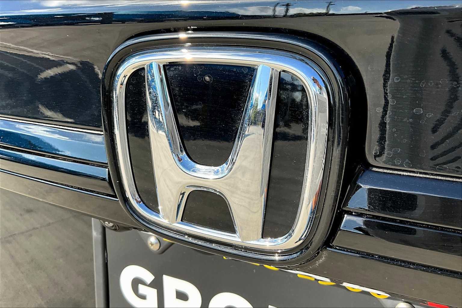 New 2026 Honda Odyssey Touring image 15