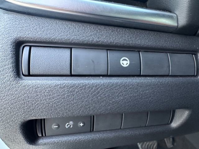 Used 2023 Nissan Rogue SV image 6