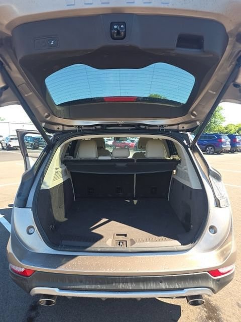 Used 2019 Lincoln MKC Select w/ Select Plus Package AWD/4WD image 6