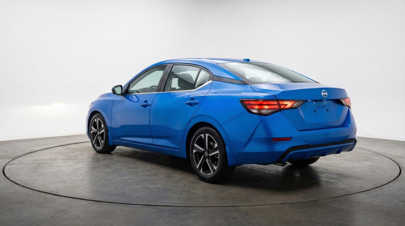 Used 2025 Nissan Sentra SV FWD image 6
