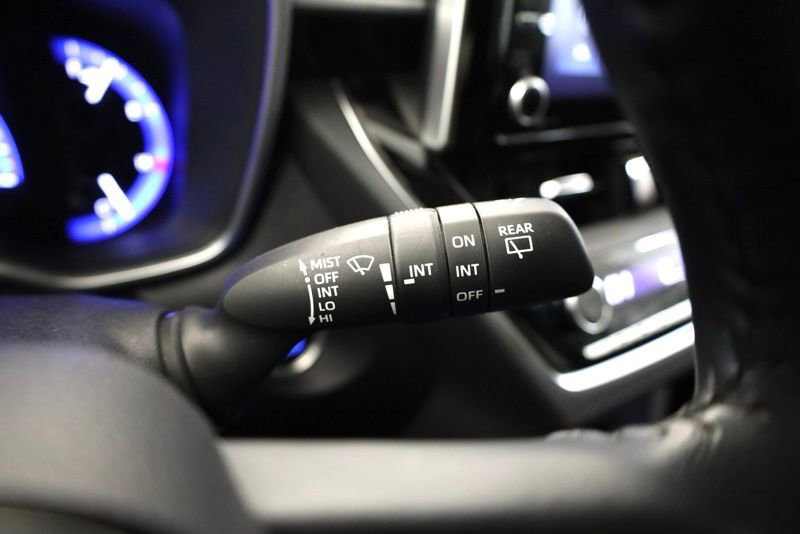 Used 2022 Toyota Corolla Cross XLE w/ Convenience Package image 27