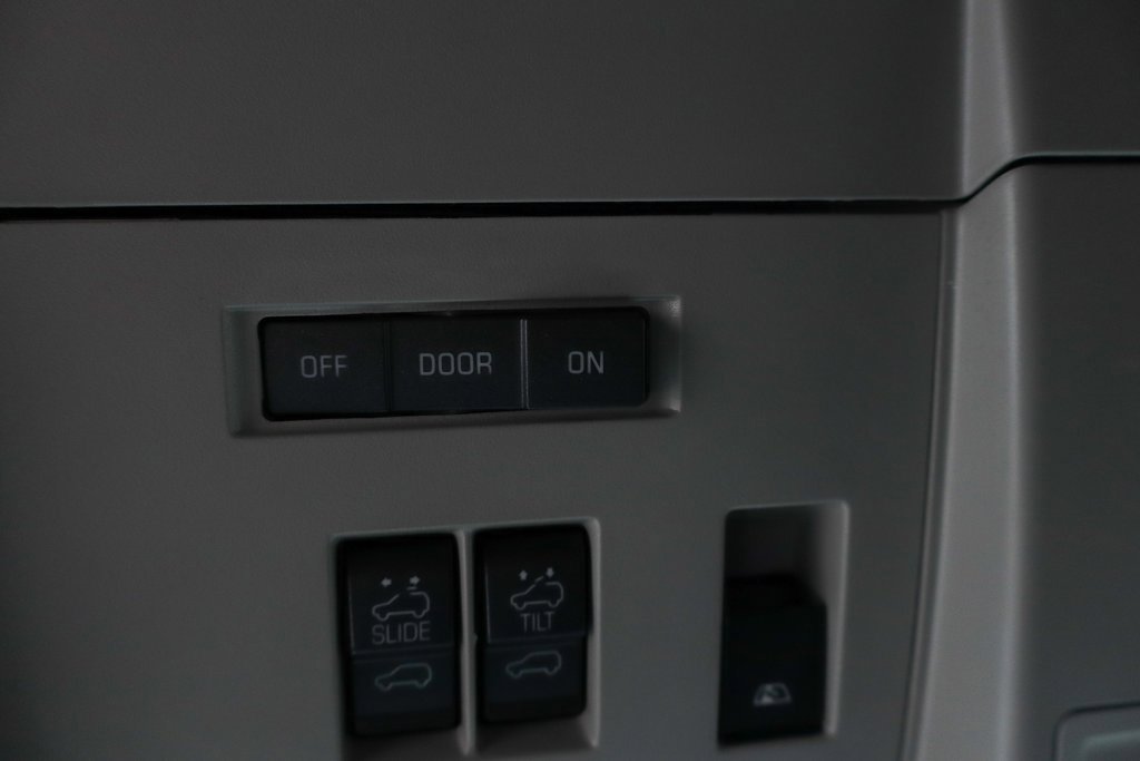 Used 2016 GMC Sierra 3500 Denali w/ Duramax Plus Package image 29