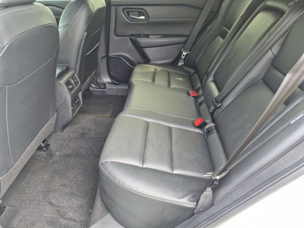 Used 2025 Nissan Rogue SL w/ Tech Package AWD/4WD image 26