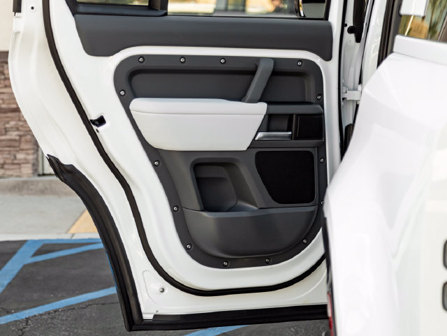 New 2026 Land Rover Defender 110 X-Dynamic SE AWD/4WD image 25