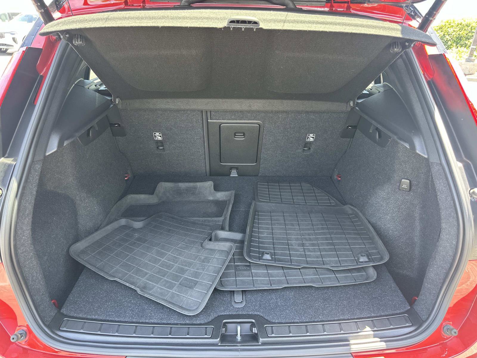 Certified 2021 Volvo XC40 P8 Recharge w/ Advanced Package image 23