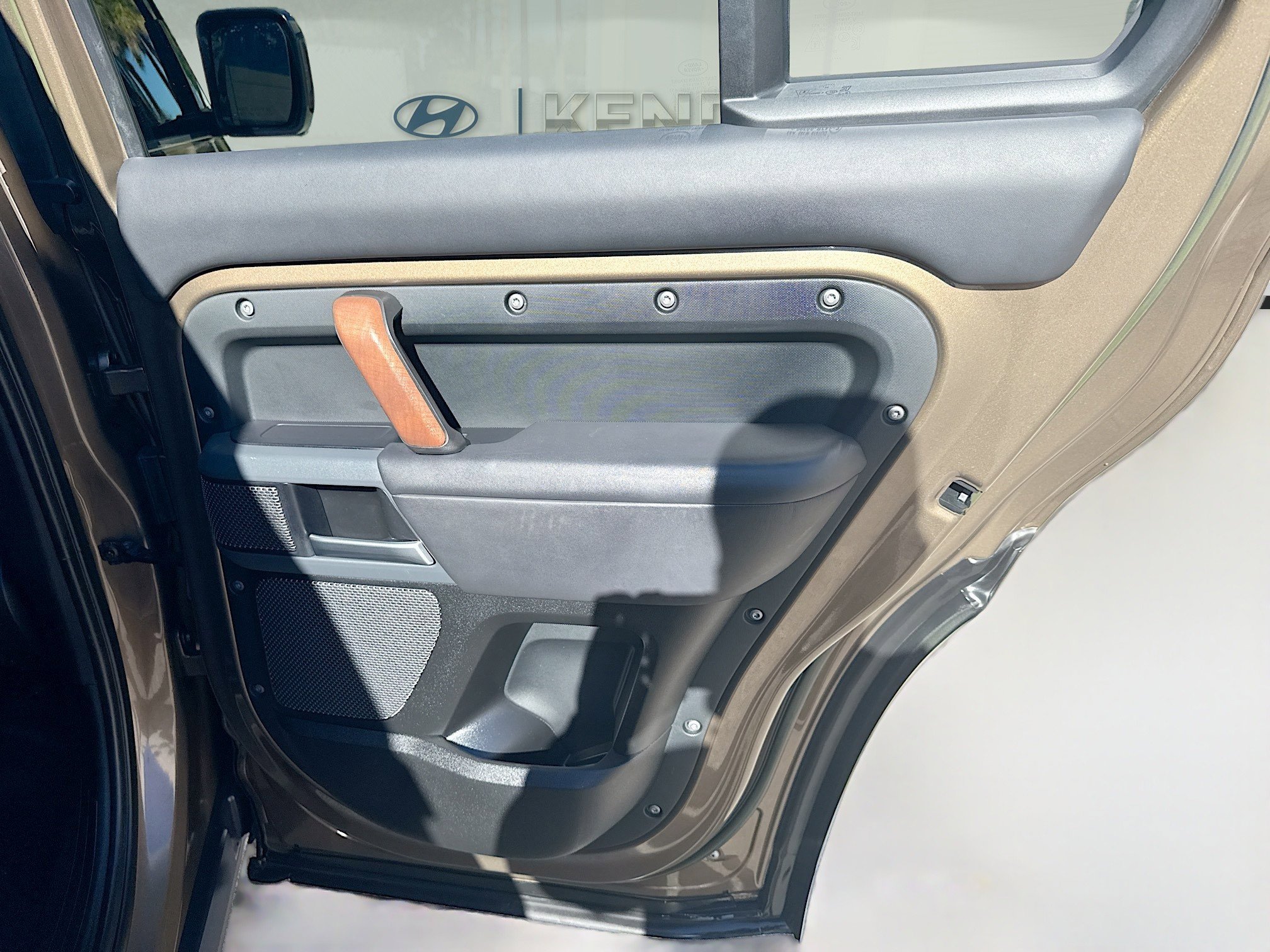 Used 2023 Land Rover Defender 110 X image 30