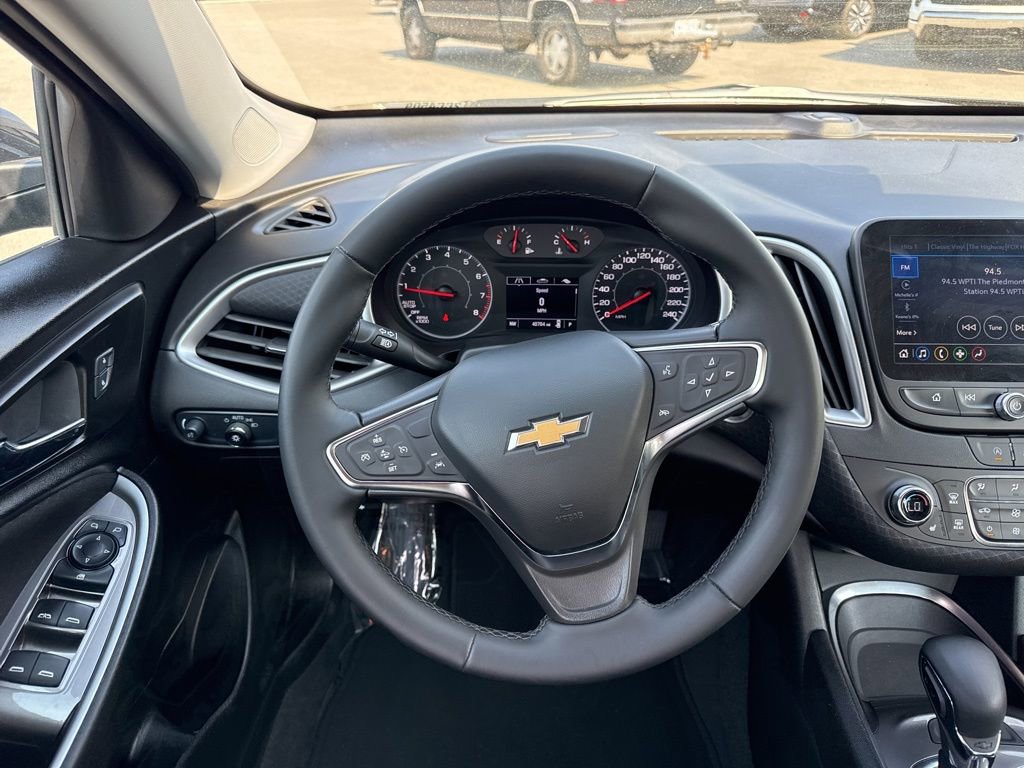 Used 2024 Chevrolet Malibu LT w/ Midnight Edition image 13
