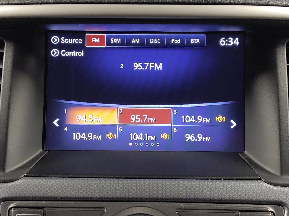 Used 2019 Nissan Pathfinder SL AWD/4WD image 25