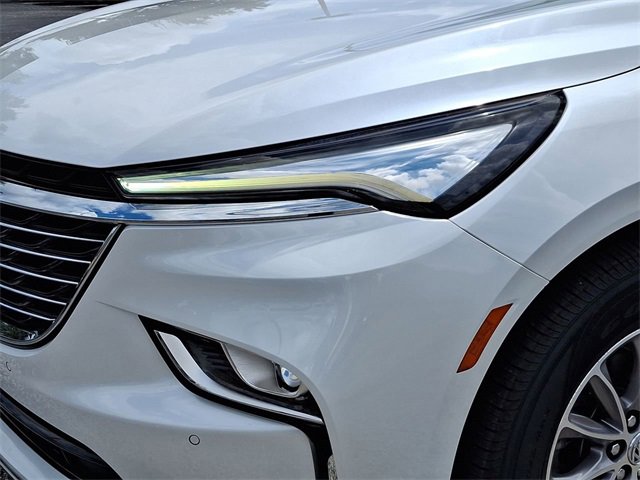 Used 2023 Buick Enclave Essence image 7