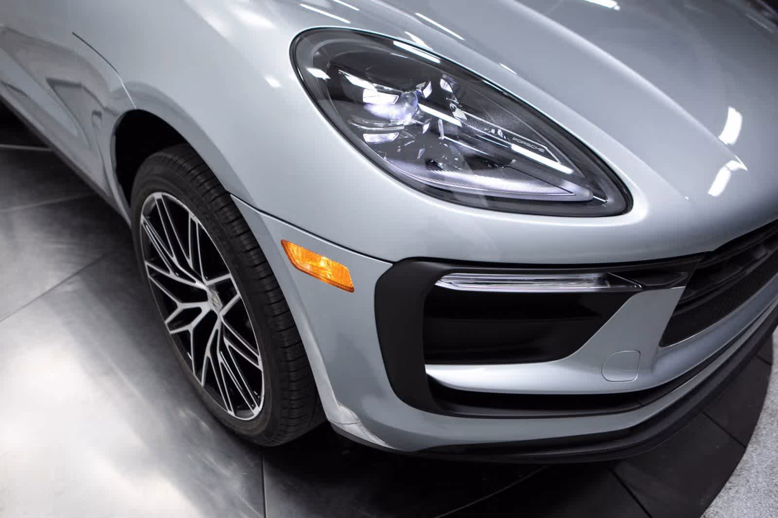Certified 2026 Porsche Macan AWD/4WD image 12