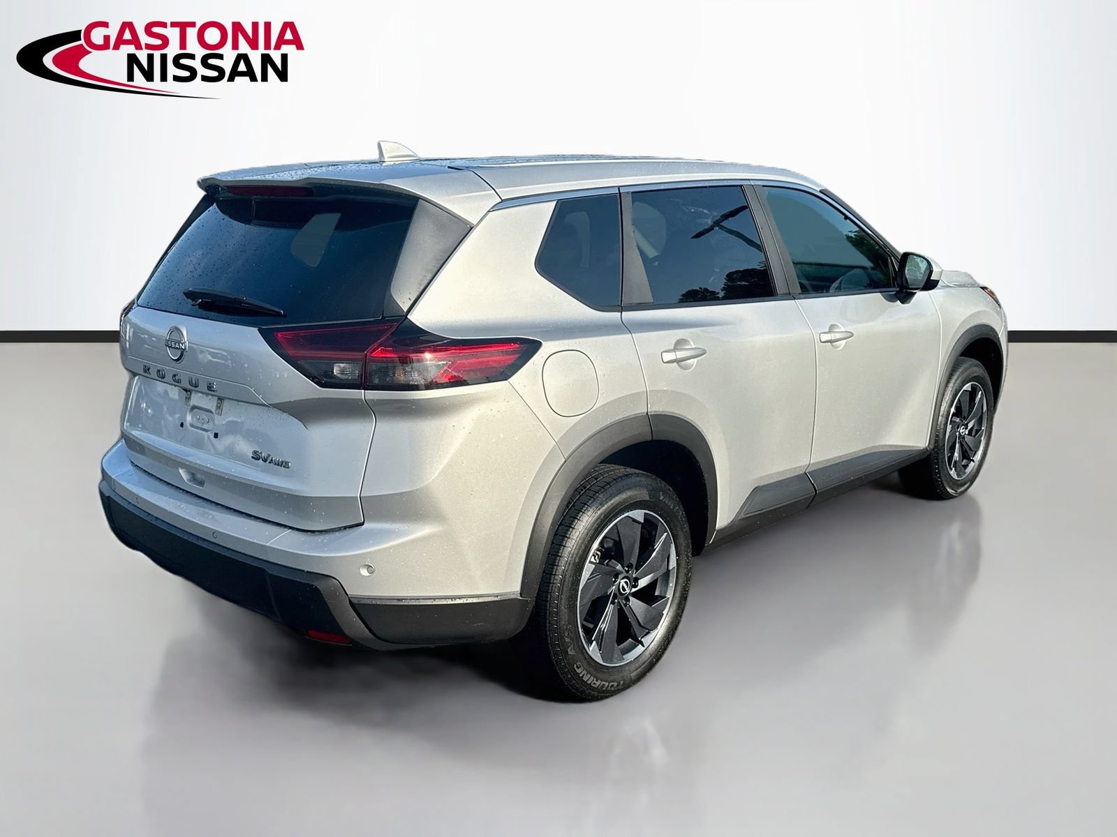 Used 2024 Nissan Rogue SV AWD/4WD image 9