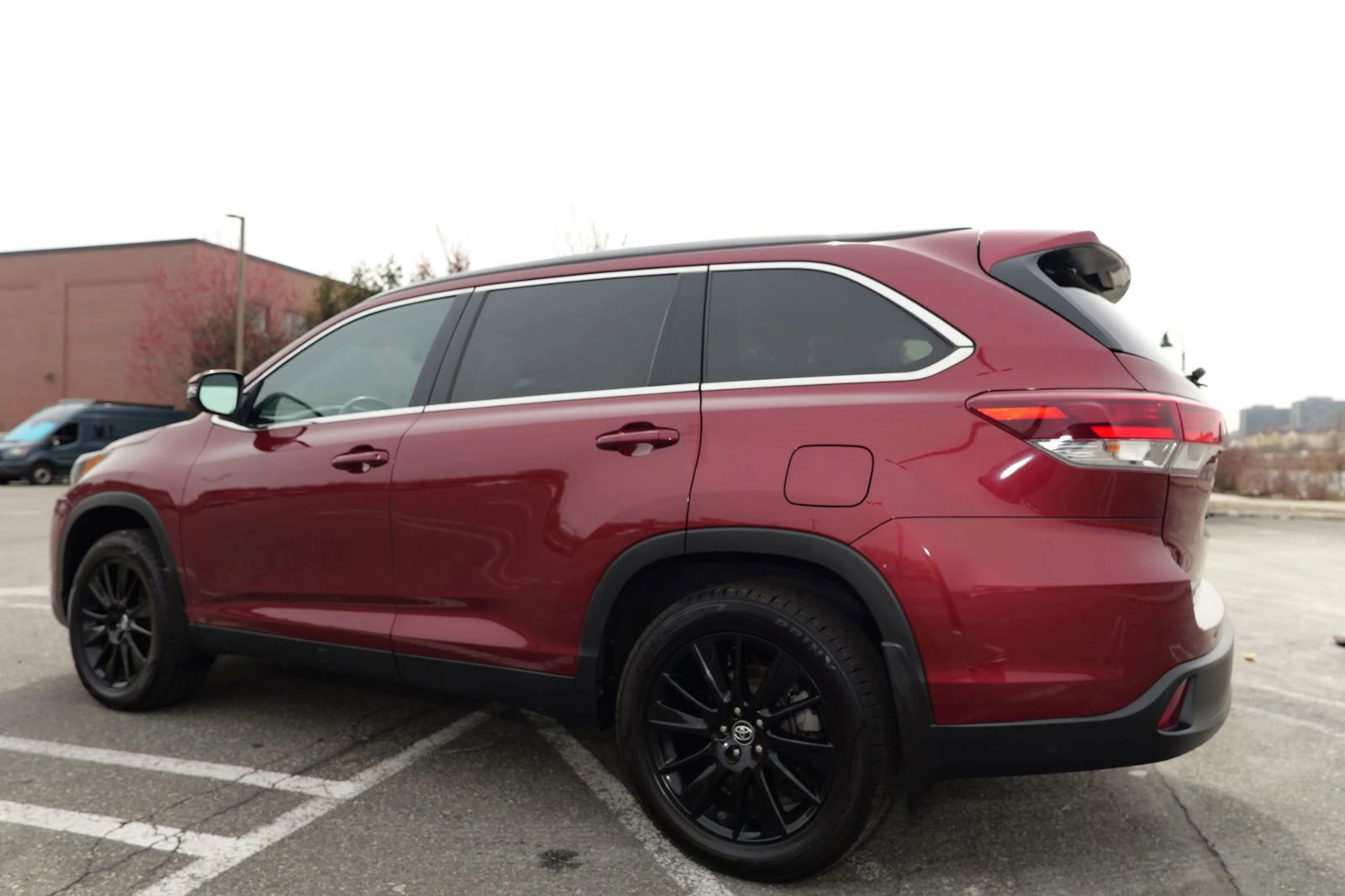 Used 2019 Toyota Highlander SE AWD/4WD image 8