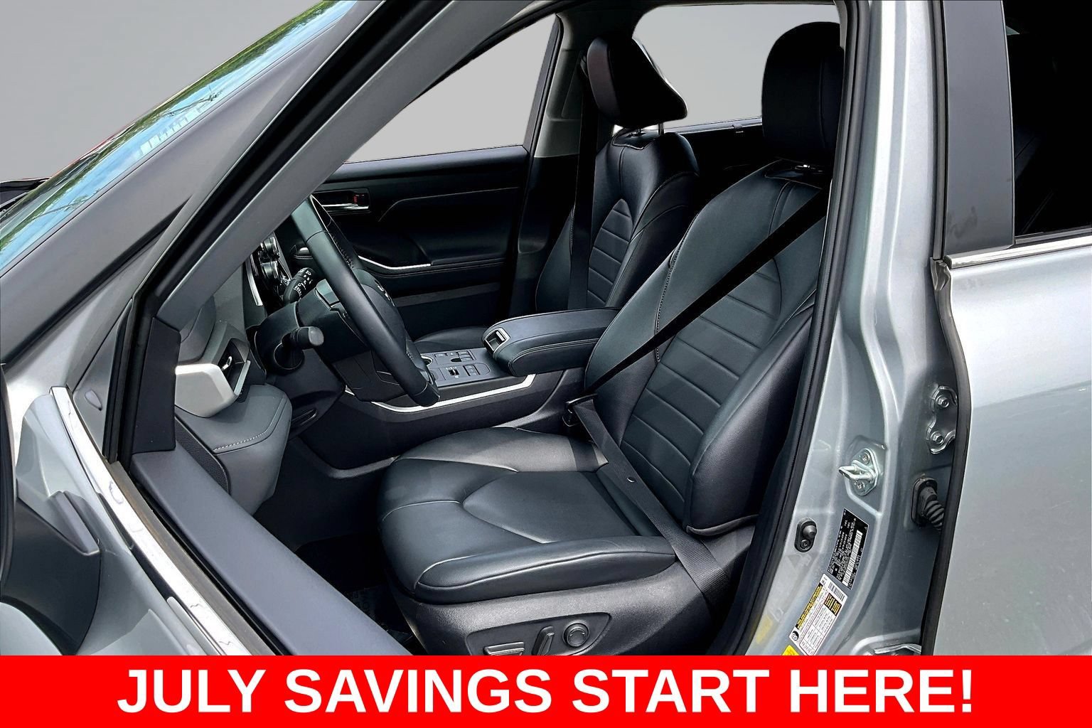 Used 2024 Toyota Highlander XLE AWD/4WD image 27