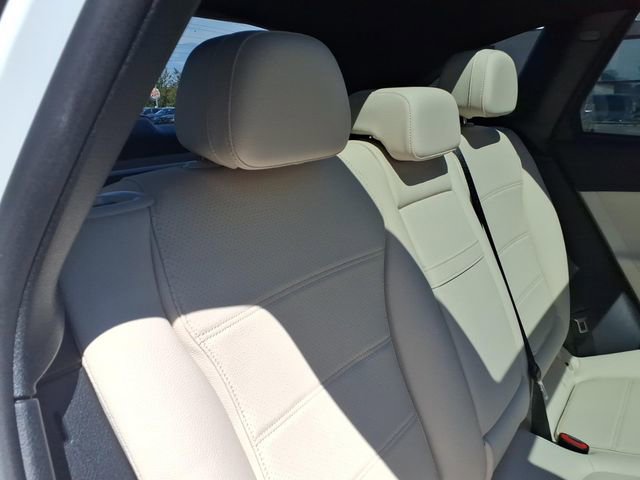 Used 2025 Mercedes-Benz GLC 300 4MATIC image 26