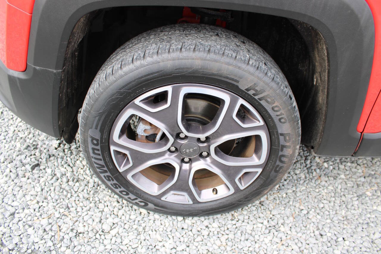 Used 2017 Jeep Renegade Limited image 24