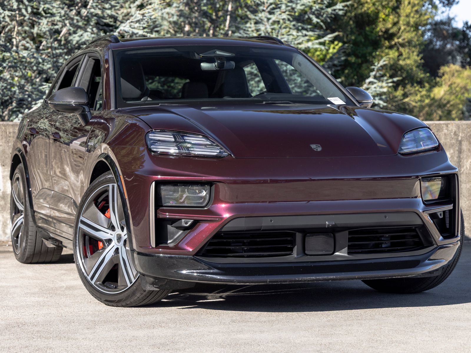 Certified 2024 Porsche Macan Turbo Electric AWD/4WD image 6