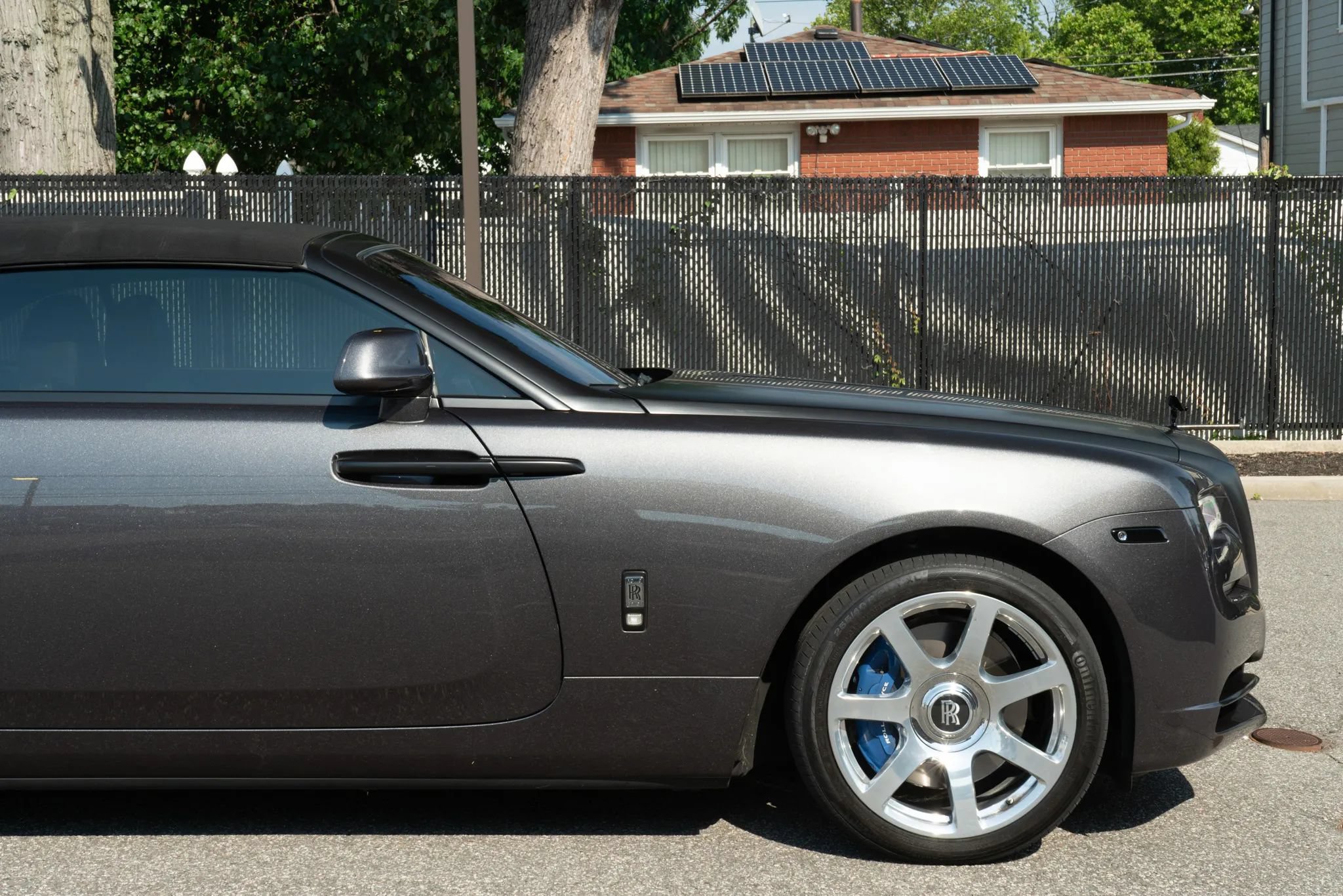 Used 2017 Rolls-Royce Dawn RWD image 39