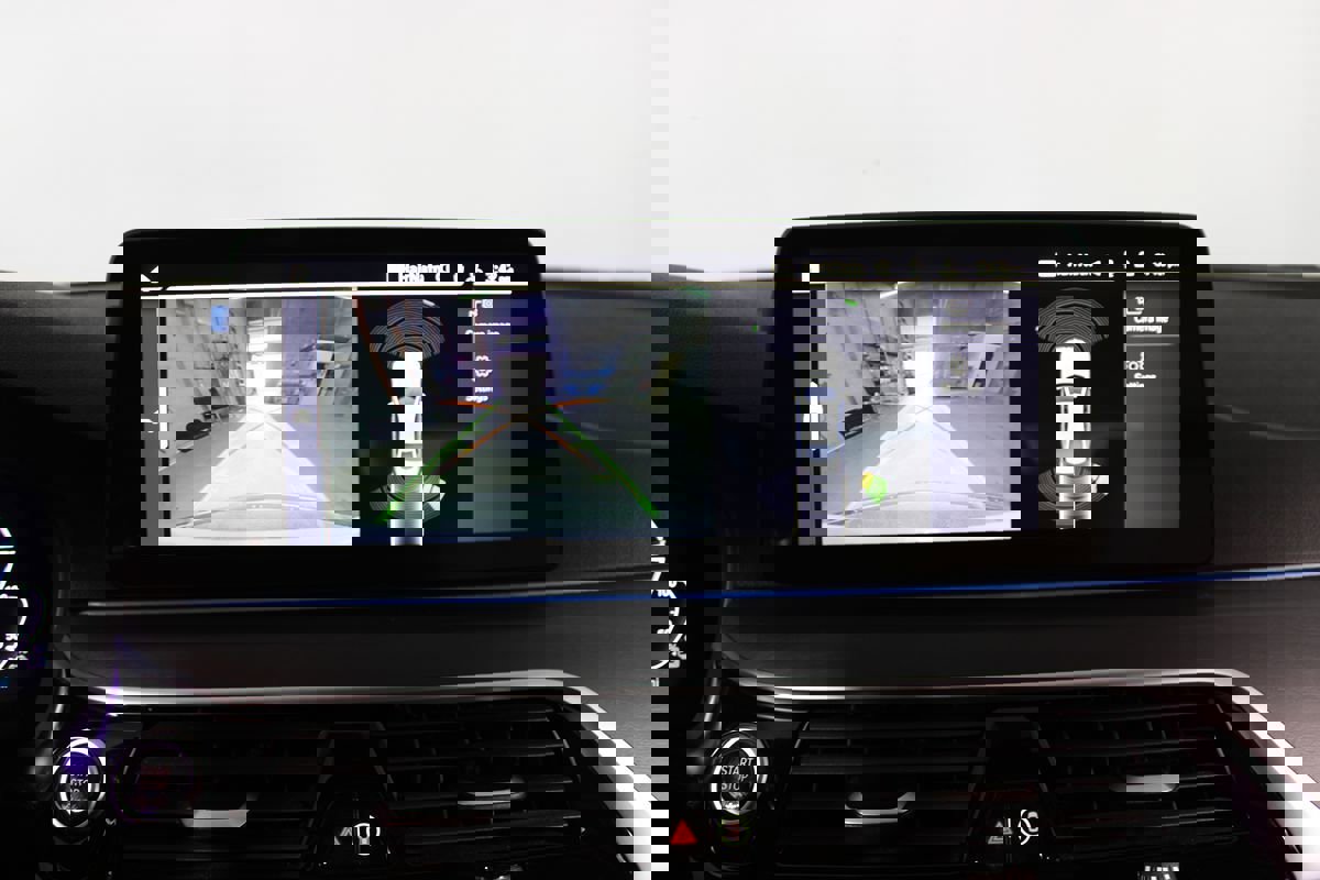 Used 2023 BMW 530e 530e w/ M Sport Package image 17