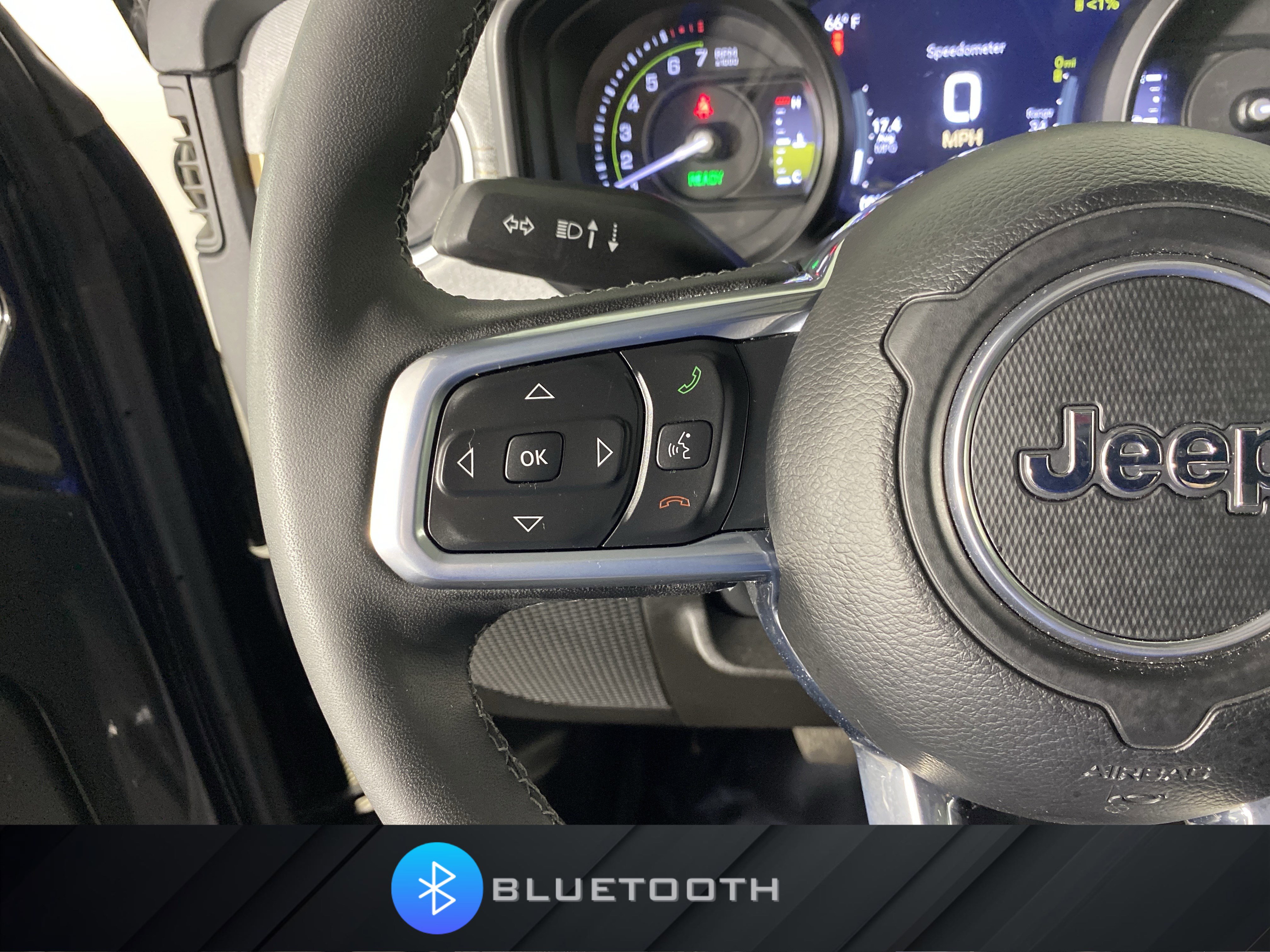 Used 2025 Jeep Wrangler Sahara AWD/4WD image 22