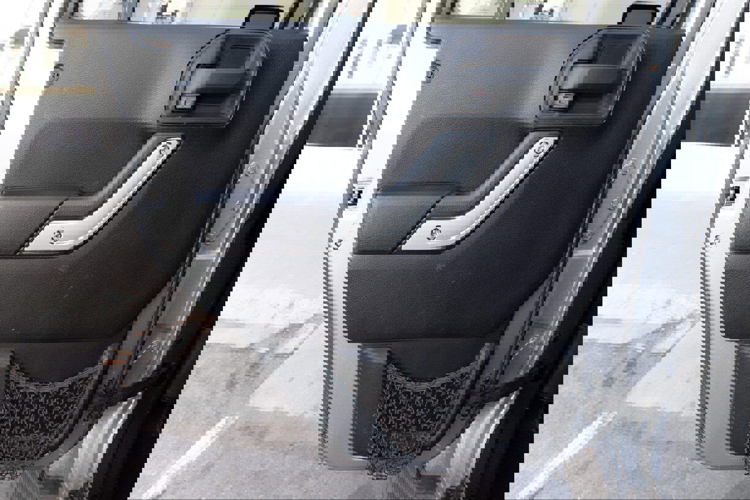 Used 2014 Jeep Wrangler Unlimited Sahara w/ Connectivity Group image 11