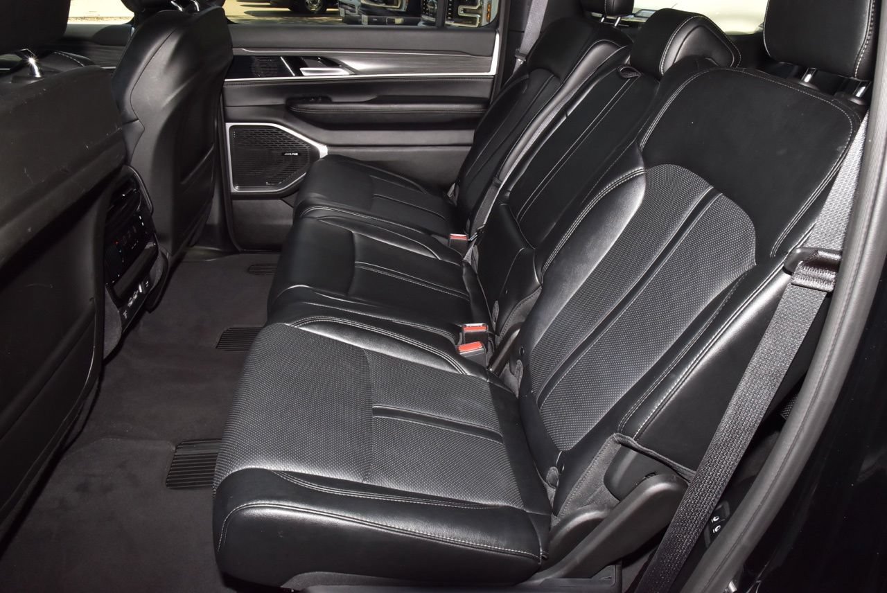 Used 2024 Jeep Wagoneer Series II w/ Flexible Seating Group RWD image 14