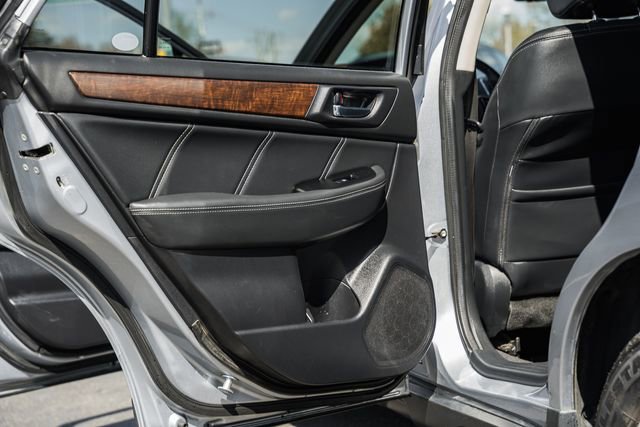 Used 2019 Subaru Outback 2.5i Limited AWD/4WD image 32