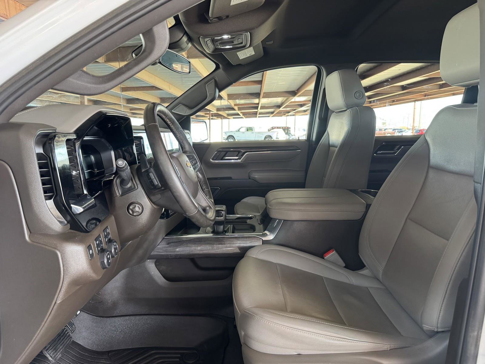 Used 2024 Chevrolet Silverado 1500 LTZ image 24