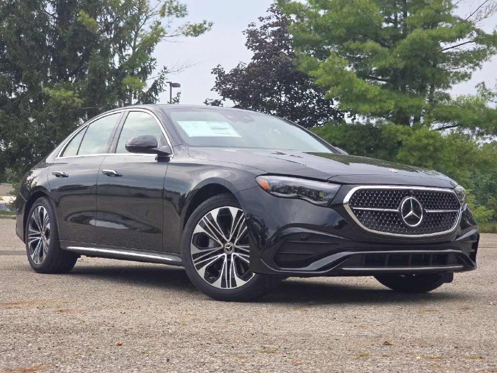 New 2027 Mercedes-Benz E 350 4MATIC Sedan image 2
