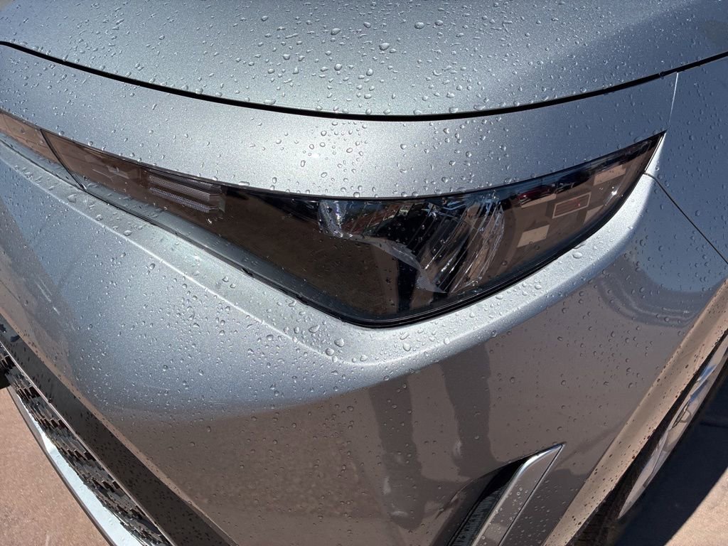 Used 2025 Kia Soul LX FWD image 3