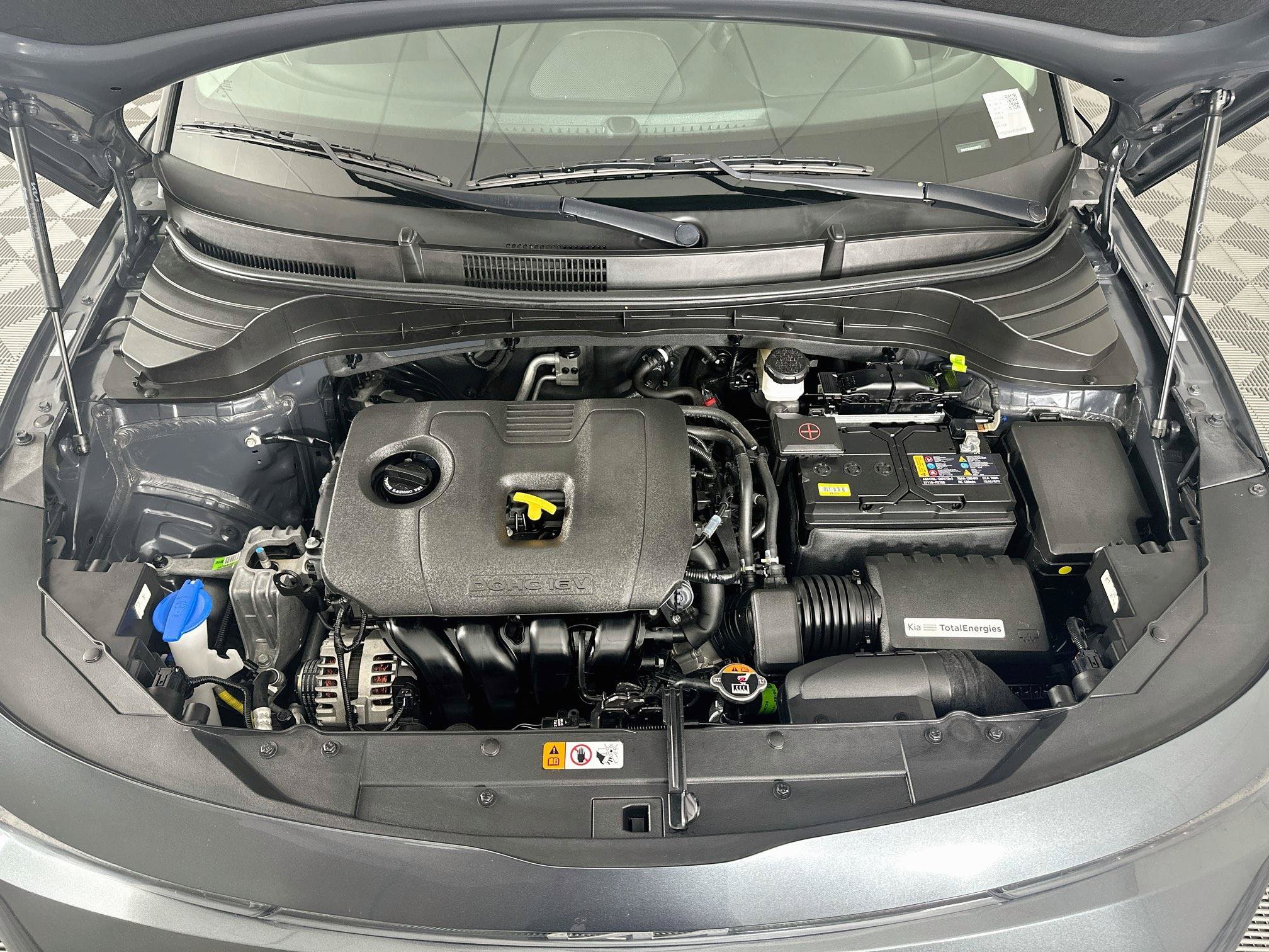 Used 2025 Kia Soul LX w/ LX Technology Package FWD image 32