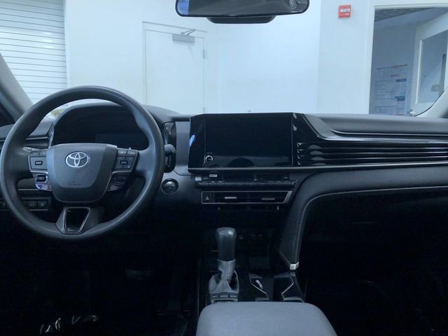 Used 2025 Toyota Camry LE image 10